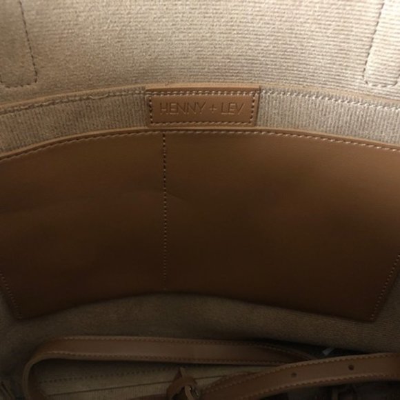 HENNY & LEV VEGAN LEATHER 2-IN-1 EVERYDAY TOTE - Picture 2 of 4